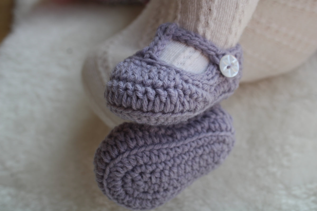Lilac Purple Crochet Bonnet & Shoe Set – Newborn Baby Girl Gift